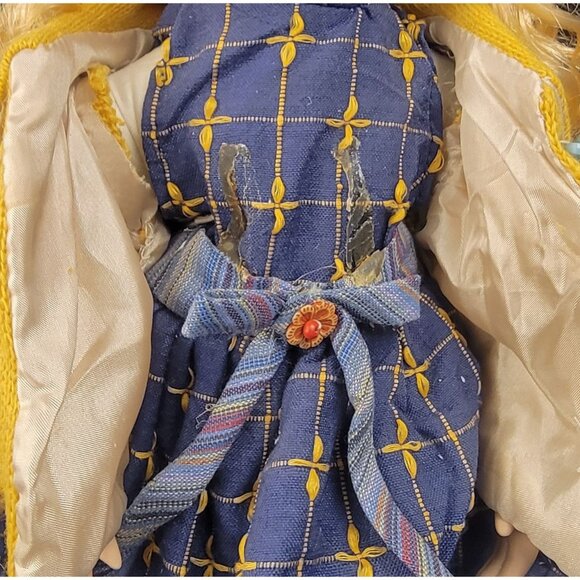 Vintage Debbie by Visconti Porcelain Doll from the Debbie Doll Collection - Picture 16 of 16